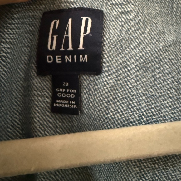 GAP Women's Sleeveless Blue Button-Down Shirt Button-Front Denim Tank Top 90s - Picture 2 of 4